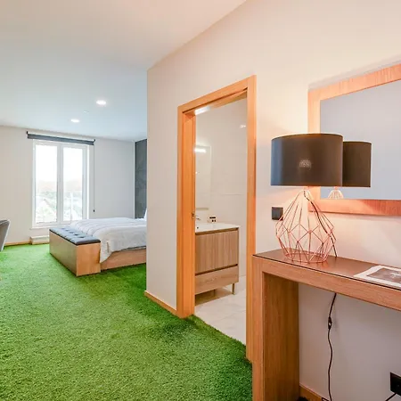 Lena Village Hotell 3*