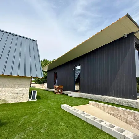 酒店 Lena Village - And 3*