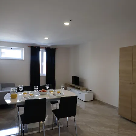 Lena Village - And Hotel 3*